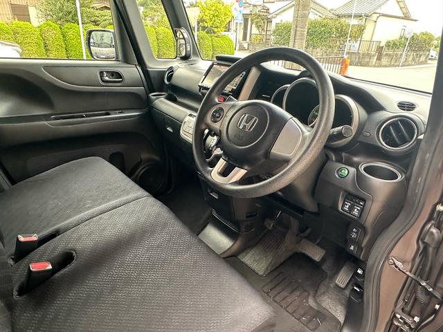 N-BOX G SSパッケージ 車検R8/7月 Iストップ イモビ スマートキー&プッシュスタート ベンチシ-ト フルオートエアコン キーレスエントリ パワーウインドウ 衝突安全ボディ 横滑防止 ABS ダブルエアバック(32枚目)