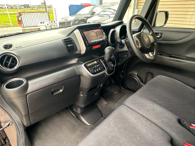 N-BOX G SSパッケージ 車検R8/7月 Iストップ イモビ スマートキー&プッシュスタート ベンチシ-ト フルオートエアコン キーレスエントリ パワーウインドウ 衝突安全ボディ 横滑防止 ABS ダブルエアバック(34枚目)