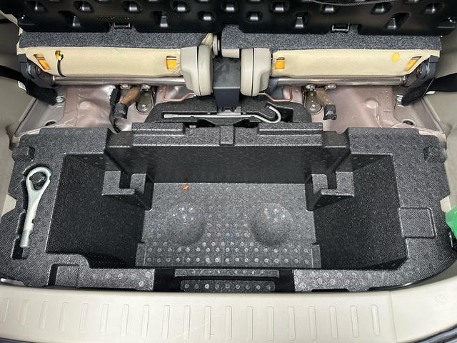 ムーヴ L 車検R8/4 盗難防止アラーム PS PW ベンチシートフルフラット AC キーレス付き 運転席助手席エアバック 運転席エアバッグ フロントベンチシート 衝突安全ボディ ABS(17枚目)