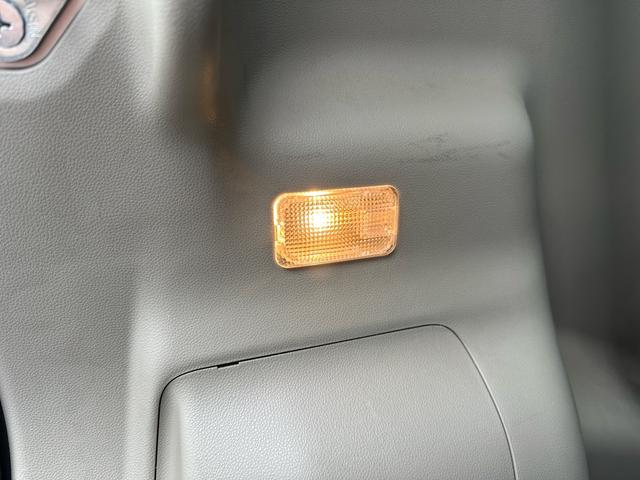 ムーヴ L 車検R8/4 盗難防止アラーム PS PW ベンチシートフルフラット AC キーレス付き 運転席助手席エアバック 運転席エアバッグ フロントベンチシート 衝突安全ボディ ABS(20枚目)