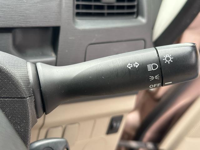 ムーヴ L 車検R8/4 盗難防止アラーム PS PW ベンチシートフルフラット AC キーレス付き 運転席助手席エアバック 運転席エアバッグ フロントベンチシート 衝突安全ボディ ABS(47枚目)