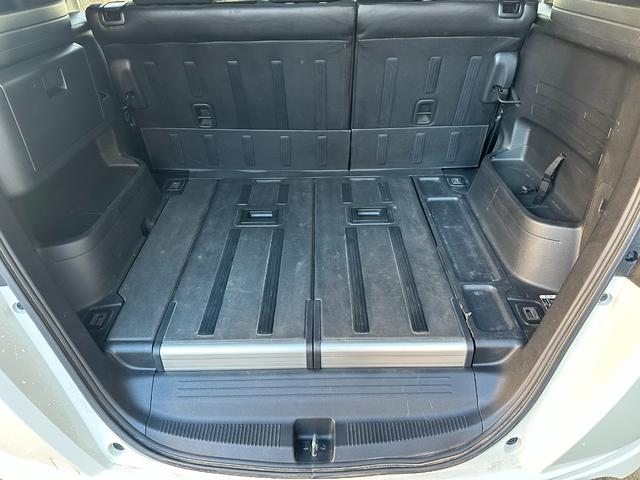 フリードスパイクハイブリッド ジャストセレクション　車検整備付き　Ｓキー　キーフリー　セキュリティーアラーム　横滑り防止機能　エアコン　フルフラットシート　パワーステアリング　クルーズコントロール　Ｉ－ＳＴＯＰ　パワーウィンドウ　運転席エアバッグ（12枚目）