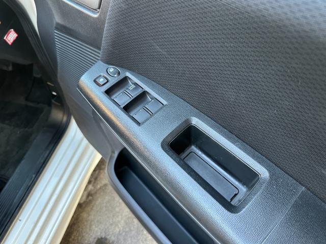 フリードスパイクハイブリッド ジャストセレクション　車検整備付き　Ｓキー　キーフリー　セキュリティーアラーム　横滑り防止機能　エアコン　フルフラットシート　パワーステアリング　クルーズコントロール　Ｉ－ＳＴＯＰ　パワーウィンドウ　運転席エアバッグ（41枚目）