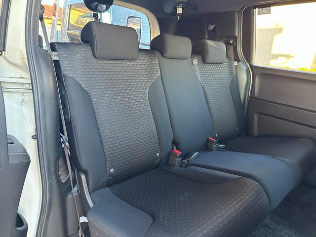 フリードスパイクハイブリッド ジャストセレクション　車検整備付き　Ｓキー　キーフリー　セキュリティーアラーム　横滑り防止機能　エアコン　フルフラットシート　パワーステアリング　クルーズコントロール　Ｉ－ＳＴＯＰ　パワーウィンドウ　運転席エアバッグ（42枚目）