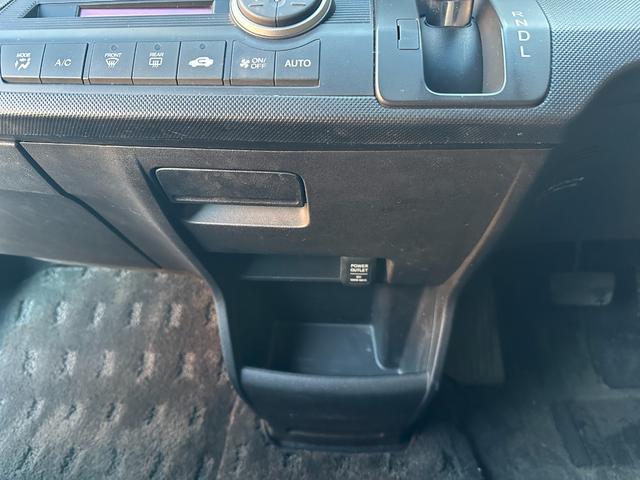 フリードスパイクハイブリッド ジャストセレクション　車検整備付き　Ｓキー　キーフリー　セキュリティーアラーム　横滑り防止機能　エアコン　フルフラットシート　パワーステアリング　クルーズコントロール　Ｉ－ＳＴＯＰ　パワーウィンドウ　運転席エアバッグ（56枚目）