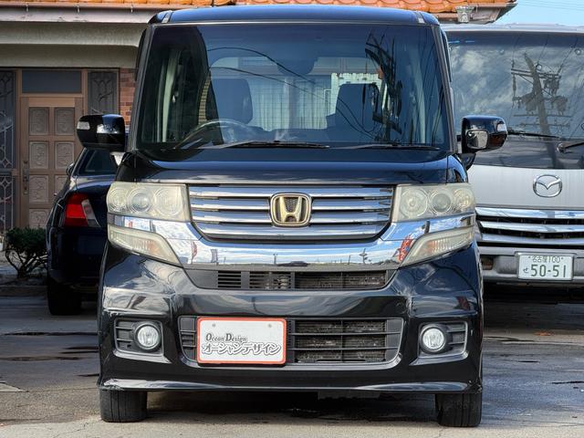 Ｎ－ＢＯＸカスタム Ｇ・Ｌパッケージ　車検整備付き　アイドリングストップ車　フロントベンチシート　スマキ－　パワーウィンドウ　盗難防止システム　オートエアコン　パワステ　キーレスエントリー　両席エアバック　ＡＢＳ　横滑り防止（6枚目）