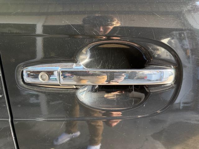 Ｎ－ＢＯＸカスタム Ｇ・Ｌパッケージ　車検整備付き　アイドリングストップ車　フロントベンチシート　スマキ－　パワーウィンドウ　盗難防止システム　オートエアコン　パワステ　キーレスエントリー　両席エアバック　ＡＢＳ　横滑り防止（11枚目）