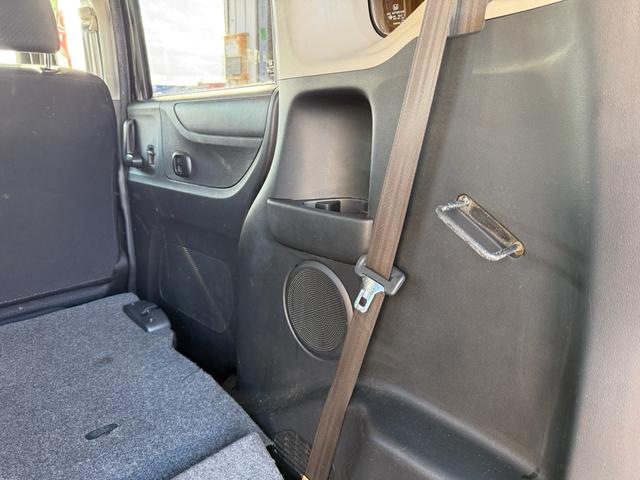 Ｎ－ＢＯＸカスタム Ｇ・Ｌパッケージ　車検整備付き　アイドリングストップ車　フロントベンチシート　スマキ－　パワーウィンドウ　盗難防止システム　オートエアコン　パワステ　キーレスエントリー　両席エアバック　ＡＢＳ　横滑り防止（21枚目）