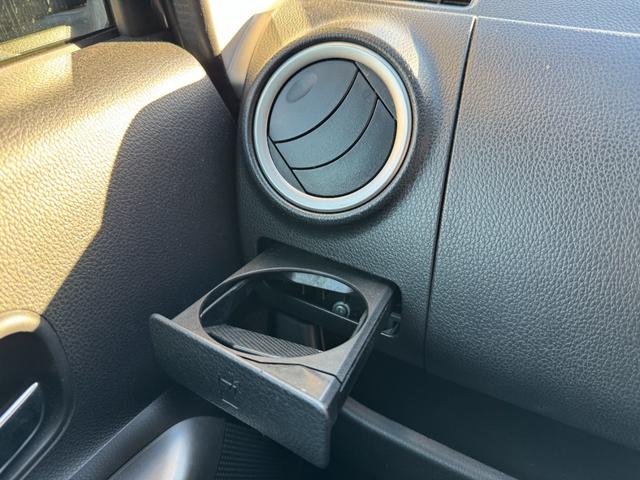 デイズ ハイウェイスター　Ｇターボ　車検Ｒ８／１２　運転席エアバッグ　スマキー　ベンチシート　バックモニター　セキュリティーアラーム　エアコン　ＡＢＳ　パワステ　キーレスエントリー　助手席エアバック　衝突安全ボディ　フロントカメラ（29枚目）