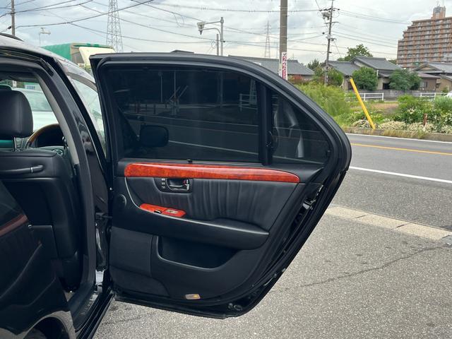 セルシオ Ｃ仕様　Ｆパッケージ　インテリアセレクション　オートクルーズコントロール　バックカメラ　ナビ　アルミホイール　オートライト　ＨＩＤ　サンルーフ　ＡＴ　シートヒーター　シートエアコン　スマートキー　電動格納ミラー　盗難防止システム　パワーシート（18枚目）