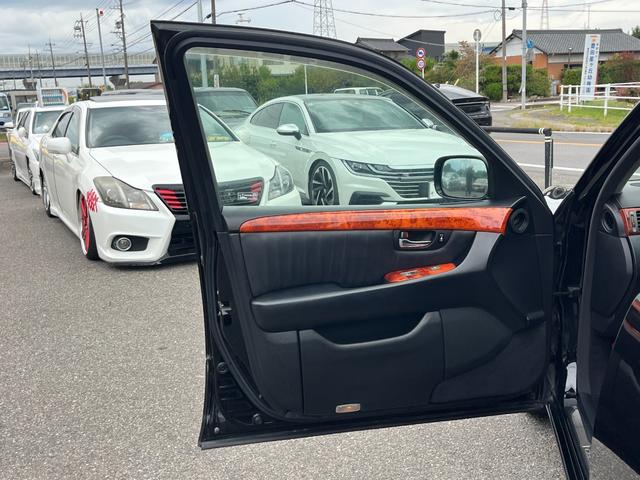 セルシオ Ｃ仕様　Ｆパッケージ　インテリアセレクション　オートクルーズコントロール　バックカメラ　ナビ　アルミホイール　オートライト　ＨＩＤ　サンルーフ　ＡＴ　シートヒーター　シートエアコン　スマートキー　電動格納ミラー　盗難防止システム　パワーシート（20枚目）