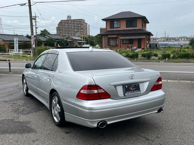 セルシオ ｅＲ仕様　オートクルーズコントロール　バックカメラ　ナビ　アルミホイール　オートライト　ＨＩＤ　サンルーフ　ＡＴ　シートエアコン　キーレスエントリー　電動格納ミラー　盗難防止システム　パワーシート　ＣＤ（6枚目）