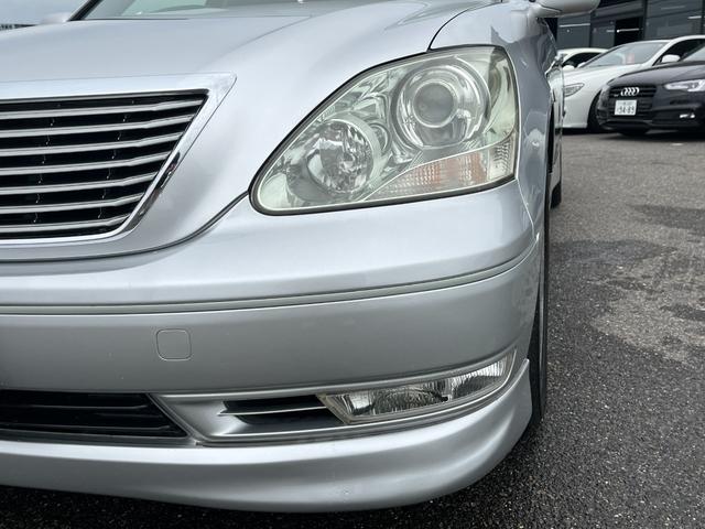 セルシオ ｅＲ仕様　オートクルーズコントロール　バックカメラ　ナビ　アルミホイール　オートライト　ＨＩＤ　サンルーフ　ＡＴ　シートエアコン　キーレスエントリー　電動格納ミラー　盗難防止システム　パワーシート　ＣＤ（13枚目）