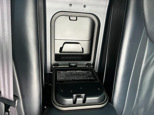 セルシオ ｅＲ仕様　オートクルーズコントロール　バックカメラ　ナビ　アルミホイール　オートライト　ＨＩＤ　サンルーフ　ＡＴ　シートエアコン　キーレスエントリー　電動格納ミラー　盗難防止システム　パワーシート　ＣＤ（52枚目）