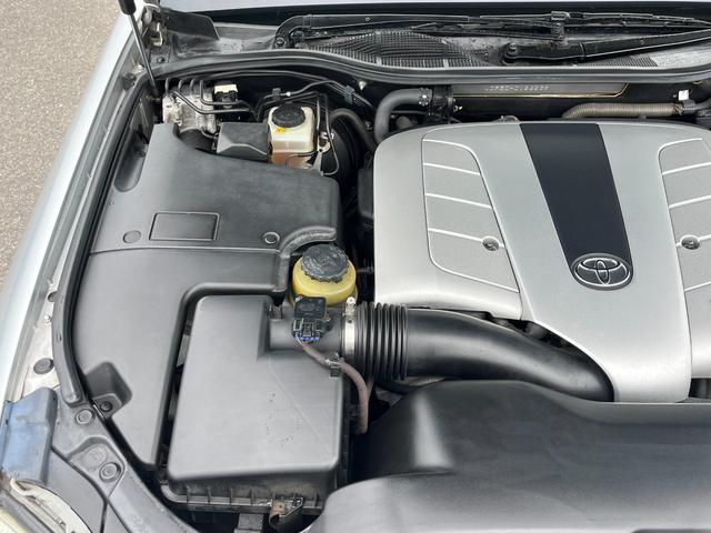 セルシオ ｅＲ仕様　オートクルーズコントロール　バックカメラ　ナビ　アルミホイール　オートライト　ＨＩＤ　サンルーフ　ＡＴ　シートエアコン　キーレスエントリー　電動格納ミラー　盗難防止システム　パワーシート　ＣＤ（56枚目）