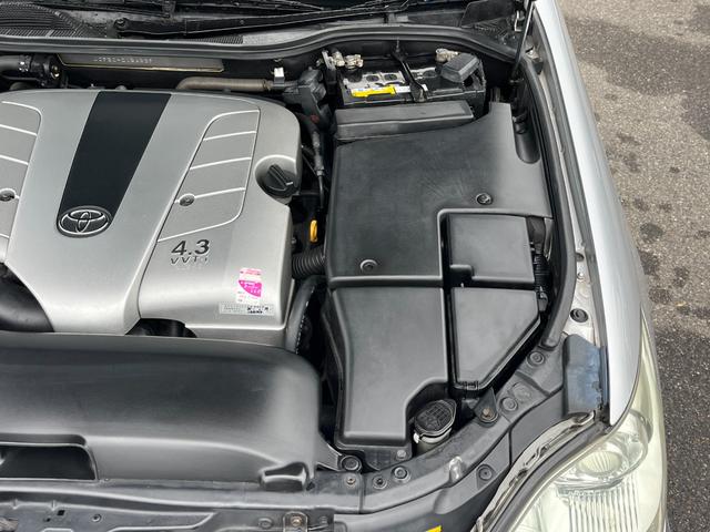 セルシオ ｅＲ仕様　オートクルーズコントロール　バックカメラ　ナビ　アルミホイール　オートライト　ＨＩＤ　サンルーフ　ＡＴ　シートエアコン　キーレスエントリー　電動格納ミラー　盗難防止システム　パワーシート　ＣＤ（58枚目）