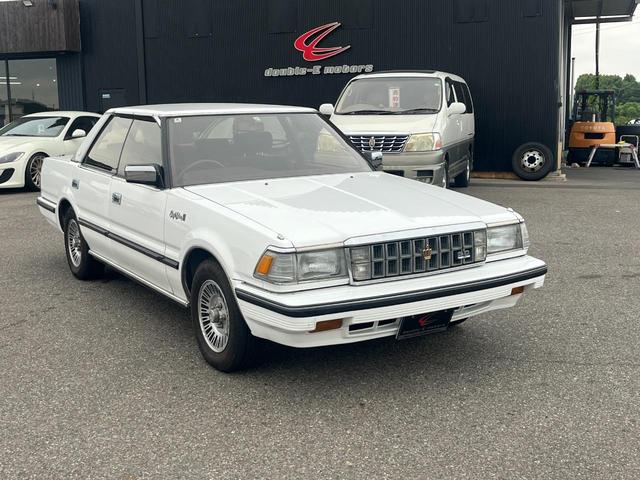クラウン ロイヤルサルーンＧ　アルミホイール　ＡＴ　電動格納ミラー（9枚目）