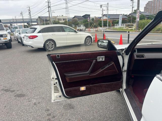 クラウン ロイヤルサルーンＧ　アルミホイール　ＡＴ　電動格納ミラー（19枚目）