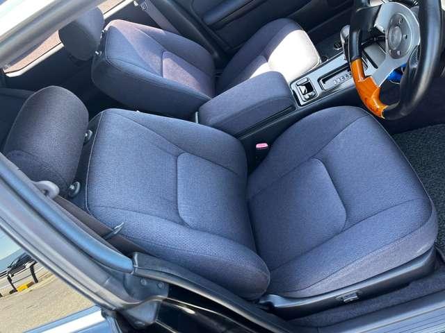 グロリア  グランツーリスモ アルミホイール オートライト AT 電動格納ミラー エアコン パワーステアリング パワーウィンドウ(8枚目)