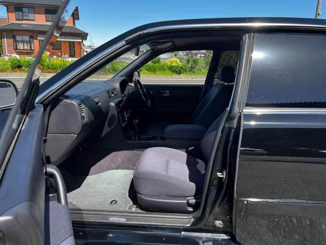 グロリア  グランツーリスモ アルミホイール オートライト AT 電動格納ミラー エアコン パワーステアリング パワーウィンドウ(10枚目)