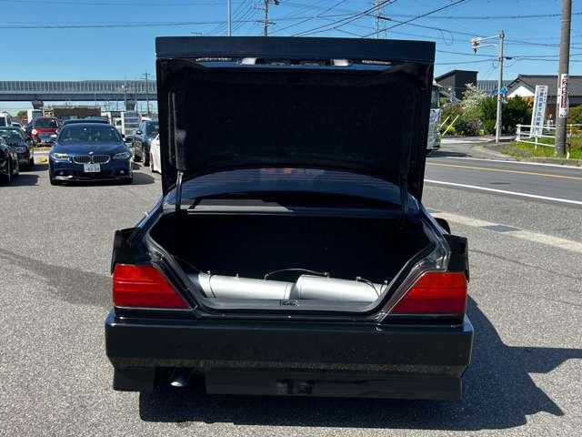 グロリア  グランツーリスモ アルミホイール オートライト AT 電動格納ミラー エアコン パワーステアリング パワーウィンドウ(19枚目)