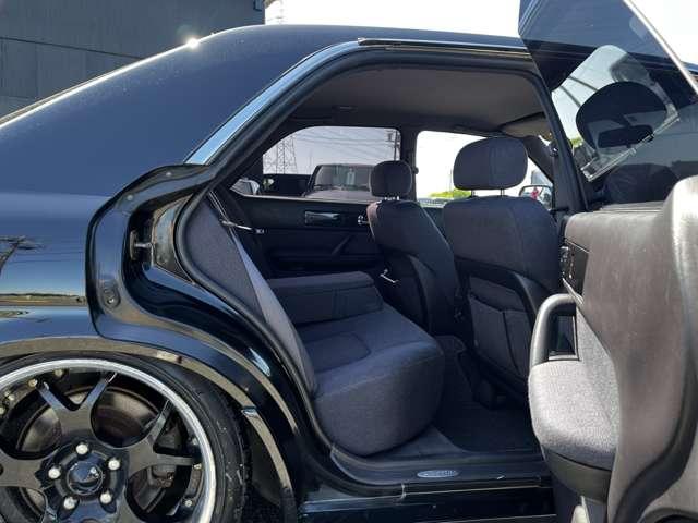 グロリア  グランツーリスモ アルミホイール オートライト AT 電動格納ミラー エアコン パワーステアリング パワーウィンドウ(27枚目)