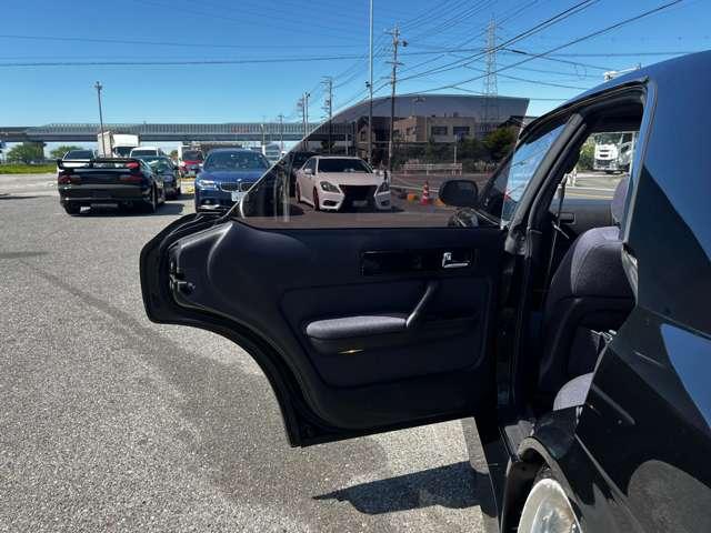 グロリア  グランツーリスモ アルミホイール オートライト AT 電動格納ミラー エアコン パワーステアリング パワーウィンドウ(30枚目)