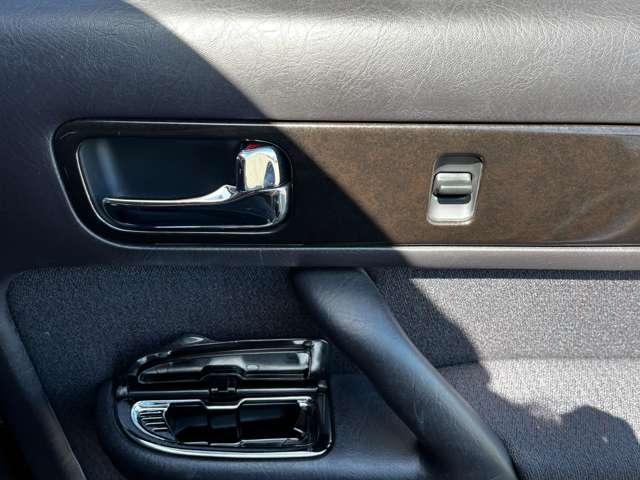 グロリア  グランツーリスモ アルミホイール オートライト AT 電動格納ミラー エアコン パワーステアリング パワーウィンドウ(41枚目)