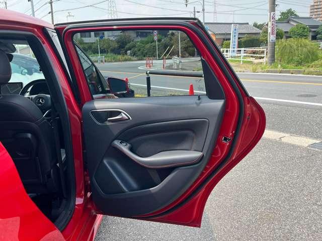 Bクラス B180 スポーツ ETC バックカメラ ナビ クリアランスソナー オートクルーズコントロール アルミホイール オートライト パワーシート スマートキー 電動格納ミラー AT 盗難防止システム ABS CD エアコン(29枚目)