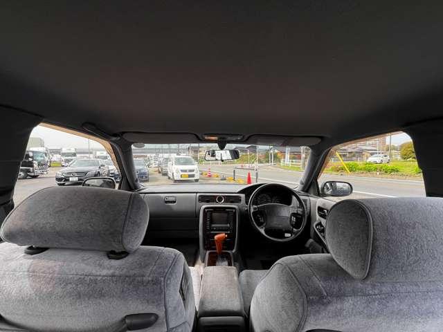 シーマ リミテッドS-four 4WD オートクルーズコントロール オートライト AT 電動格納ミラー パワーシート CD カセット ABS エアコン パワーステアリング(2枚目)