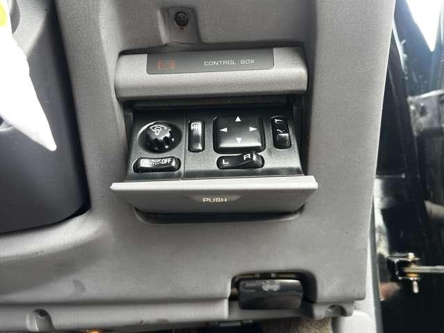 シーマ リミテッドS-four 4WD オートクルーズコントロール オートライト AT 電動格納ミラー パワーシート CD カセット ABS エアコン パワーステアリング(9枚目)