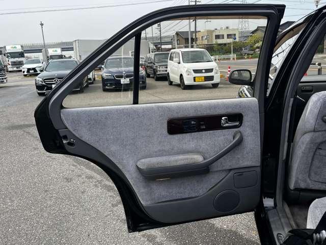 シーマ リミテッドS-four 4WD オートクルーズコントロール オートライト AT 電動格納ミラー パワーシート CD カセット ABS エアコン パワーステアリング(32枚目)