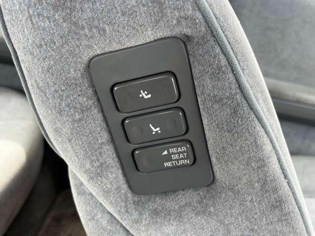 シーマ リミテッドS-four 4WD オートクルーズコントロール オートライト AT 電動格納ミラー パワーシート CD カセット ABS エアコン パワーステアリング(65枚目)