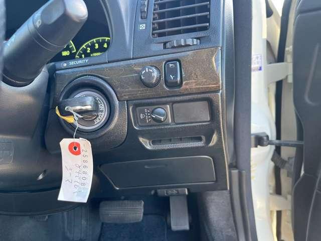 シーマ 300Gグランドツーリング ETC ナビ アルミホイール オートライト HID サンルーフ AT キーレスエントリー 電動格納ミラー 盗難防止システム CD DVD再生 カセット 衝突安全ボディ ABS エアコン(10枚目)