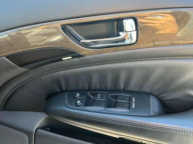 シーマ 300Gグランドツーリング ETC ナビ アルミホイール オートライト HID サンルーフ AT キーレスエントリー 電動格納ミラー 盗難防止システム CD DVD再生 カセット 衝突安全ボディ ABS エアコン(11枚目)