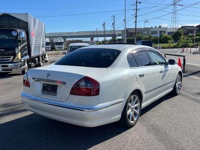 シーマ 300Gグランドツーリング ETC ナビ アルミホイール オートライト HID サンルーフ AT キーレスエントリー 電動格納ミラー 盗難防止システム CD DVD再生 カセット 衝突安全ボディ ABS エアコン(15枚目)