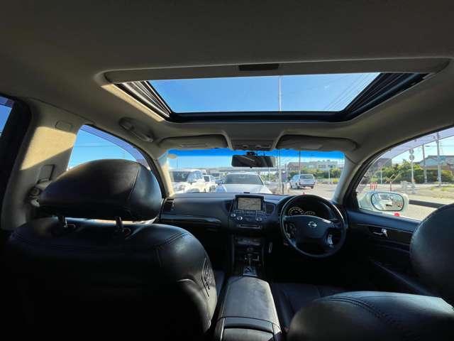 シーマ 300Gグランドツーリング ETC ナビ アルミホイール オートライト HID サンルーフ AT キーレスエントリー 電動格納ミラー 盗難防止システム CD DVD再生 カセット 衝突安全ボディ ABS エアコン(26枚目)