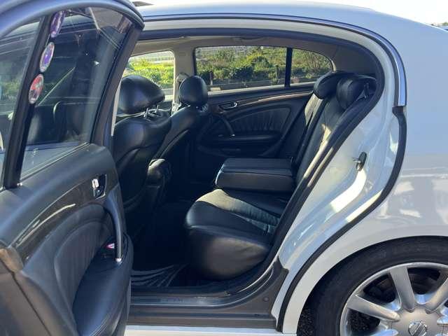 シーマ 300Gグランドツーリング ETC ナビ アルミホイール オートライト HID サンルーフ AT キーレスエントリー 電動格納ミラー 盗難防止システム CD DVD再生 カセット 衝突安全ボディ ABS エアコン(40枚目)
