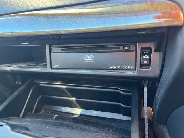 シーマ 300Gグランドツーリング ETC ナビ アルミホイール オートライト HID サンルーフ AT キーレスエントリー 電動格納ミラー 盗難防止システム CD DVD再生 カセット 衝突安全ボディ ABS エアコン(46枚目)