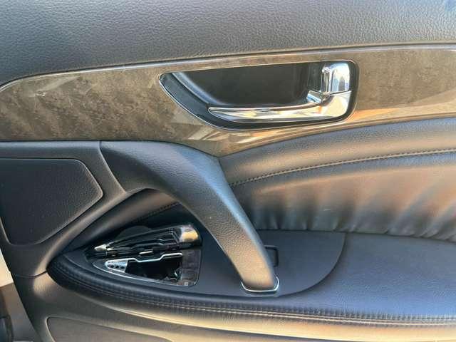 シーマ 300Gグランドツーリング ETC ナビ アルミホイール オートライト HID サンルーフ AT キーレスエントリー 電動格納ミラー 盗難防止システム CD DVD再生 カセット 衝突安全ボディ ABS エアコン(48枚目)