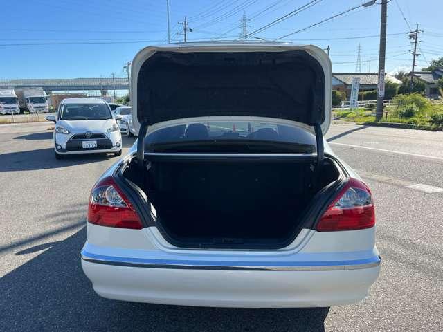 シーマ 300Gグランドツーリング ETC ナビ アルミホイール オートライト HID サンルーフ AT キーレスエントリー 電動格納ミラー 盗難防止システム CD DVD再生 カセット 衝突安全ボディ ABS エアコン(54枚目)