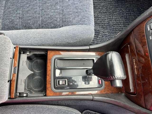 グロリア グランツーリスモSV アルミホイール AT 電動格納ミラー CD カセット エアコン パワーステアリング パワーウィンドウ(5枚目)