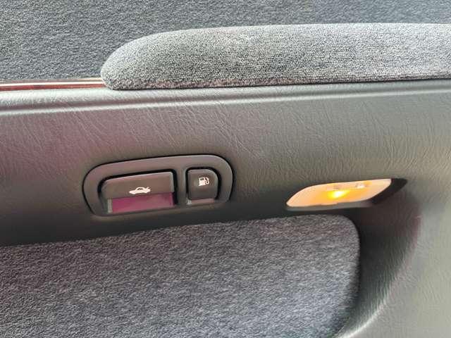 グロリア グランツーリスモSV アルミホイール AT 電動格納ミラー CD カセット エアコン パワーステアリング パワーウィンドウ(7枚目)