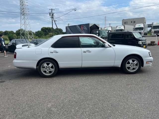 グロリア グランツーリスモSV アルミホイール AT 電動格納ミラー CD カセット エアコン パワーステアリング パワーウィンドウ(11枚目)