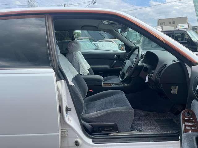 グロリア グランツーリスモSV アルミホイール AT 電動格納ミラー CD カセット エアコン パワーステアリング パワーウィンドウ(23枚目)