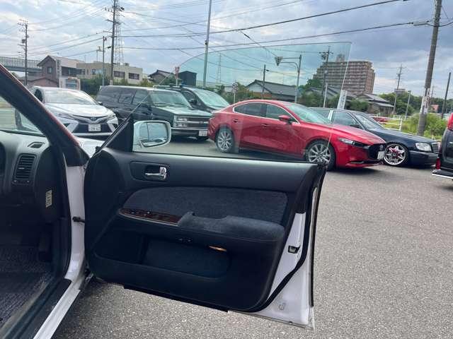 グロリア グランツーリスモSV アルミホイール AT 電動格納ミラー CD カセット エアコン パワーステアリング パワーウィンドウ(25枚目)