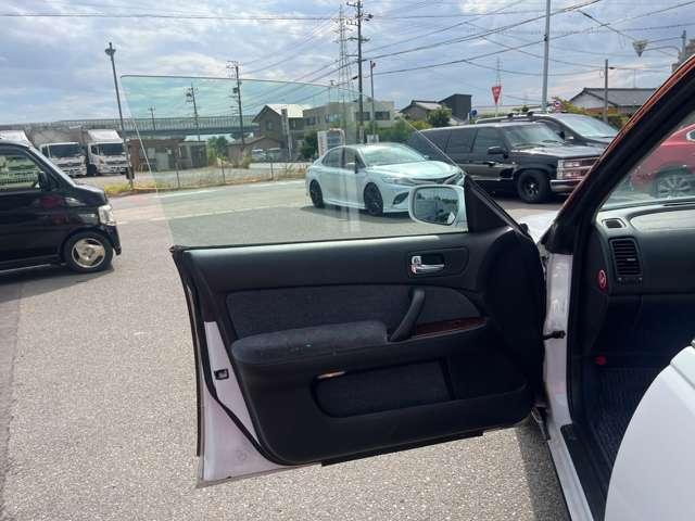 グロリア グランツーリスモSV アルミホイール AT 電動格納ミラー CD カセット エアコン パワーステアリング パワーウィンドウ(28枚目)