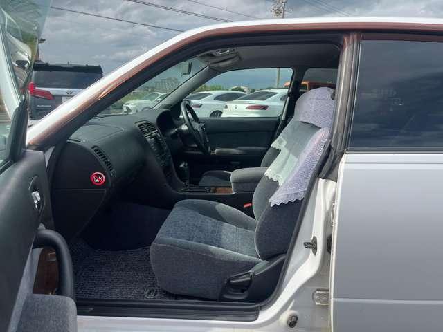 グロリア グランツーリスモSV アルミホイール AT 電動格納ミラー CD カセット エアコン パワーステアリング パワーウィンドウ(29枚目)