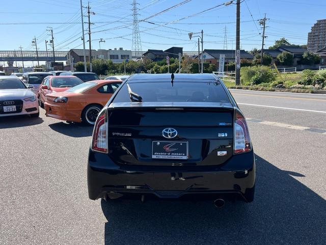 プリウス Ｓツーリングセレクション・Ｇ’ｓ　ＥＴＣ　バックカメラ　ナビ　アルミホイール　オートライト　ＨＩＤ　ＣＶＴ　スマートキー　電動格納ミラー　盗難防止システム　パワーシート　衝突安全ボディ　ＡＢＳ　エアコン　パワーステアリング（7枚目）