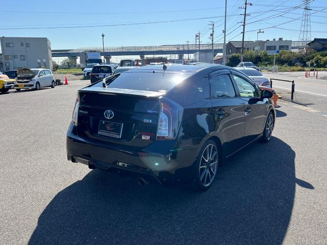 プリウス Ｓツーリングセレクション・Ｇ’ｓ　ＥＴＣ　バックカメラ　ナビ　アルミホイール　オートライト　ＨＩＤ　ＣＶＴ　スマートキー　電動格納ミラー　盗難防止システム　パワーシート　衝突安全ボディ　ＡＢＳ　エアコン　パワーステアリング（8枚目）